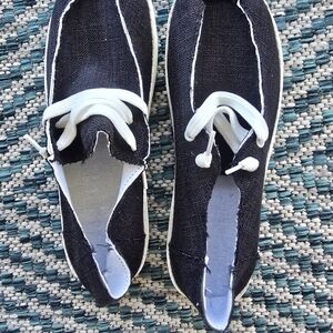 Source Unknown Canvas Sneakers